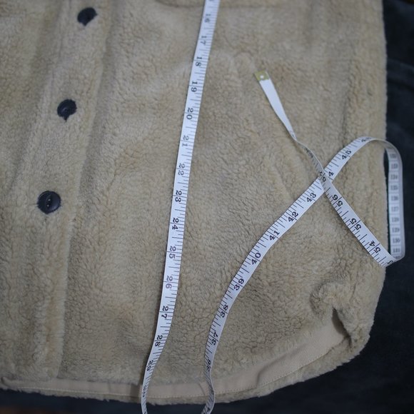 NWT Beige Faux Fur Teddy Puffer Shacket. - Picture 7 of 12